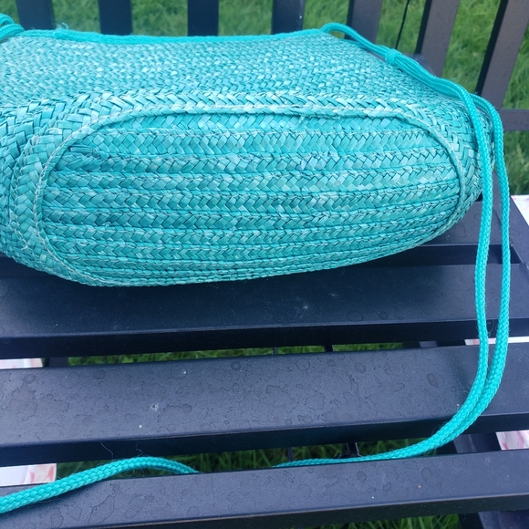 VINTAGE FLORAL BABY BLUE STRAW CROSSBODY BAG. - Picture 4 of 5